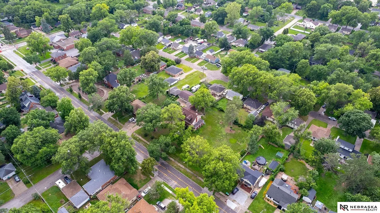 1905 Craftsman house Lincoln Nebraska - 62 - aerial view.webp