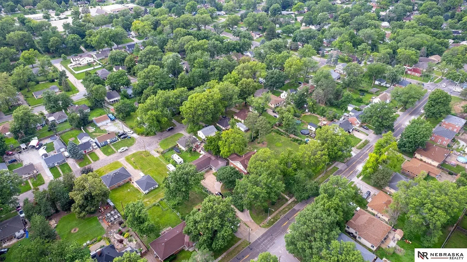 1905 Craftsman house Lincoln Nebraska - 64 - aerial view.webp