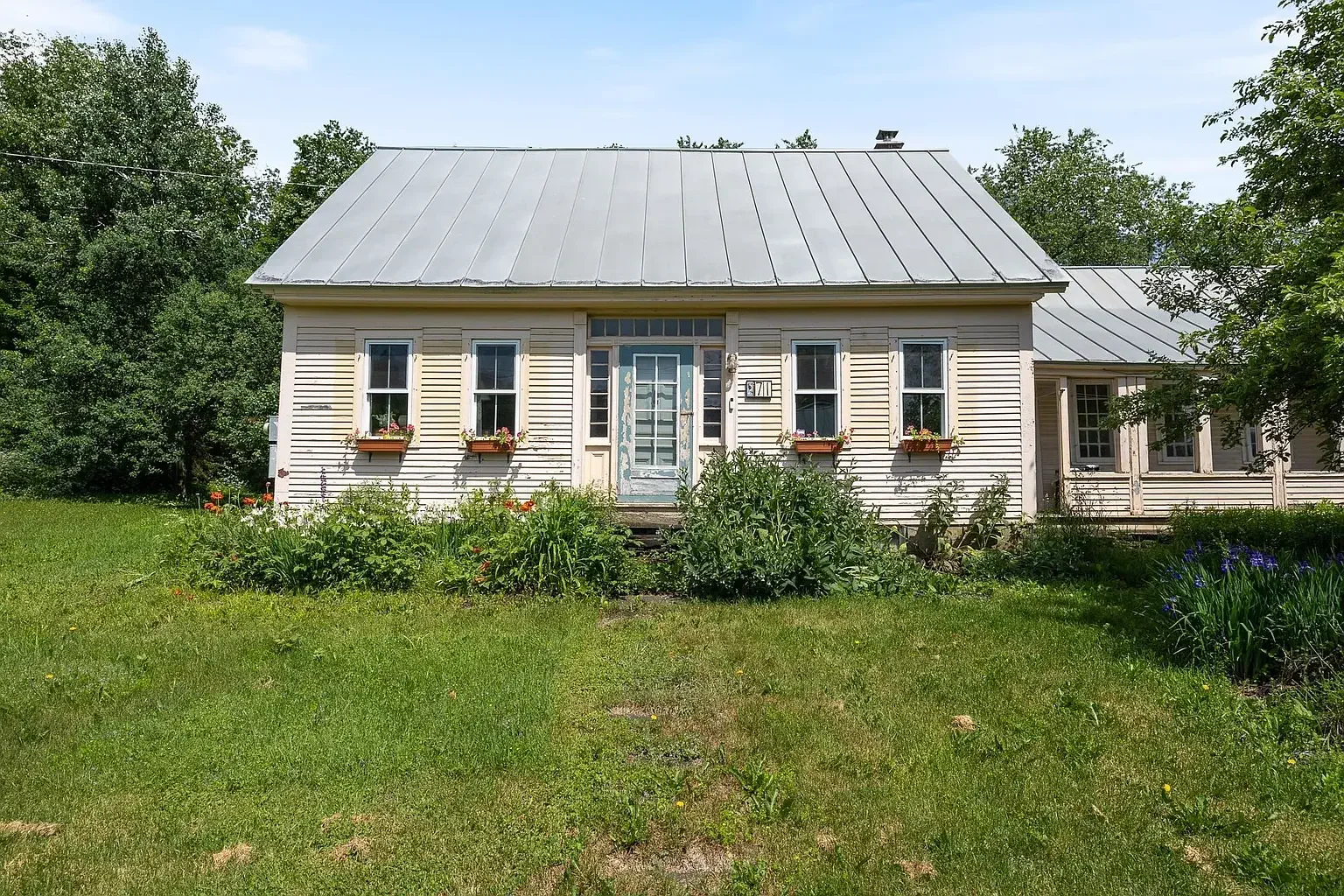 1850 Farmhouse Brookfield Vermont - 2 - front view.webp
