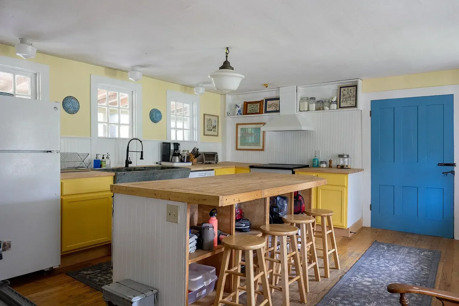 1850 Farmhouse Brookfield Vermont - 4 - kitchen.webp