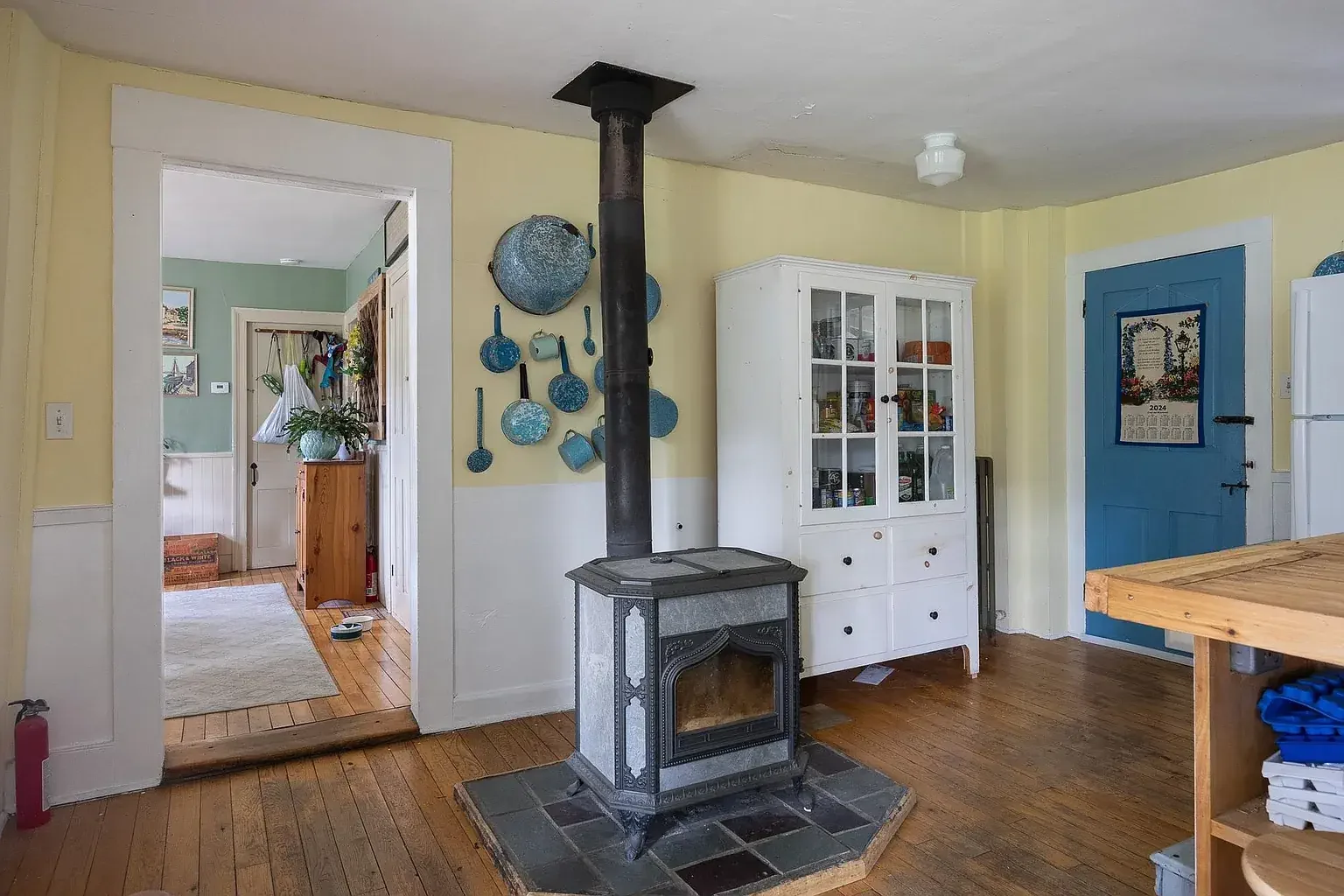 1850 Farmhouse Brookfield Vermont - 9 - kitchen.webp