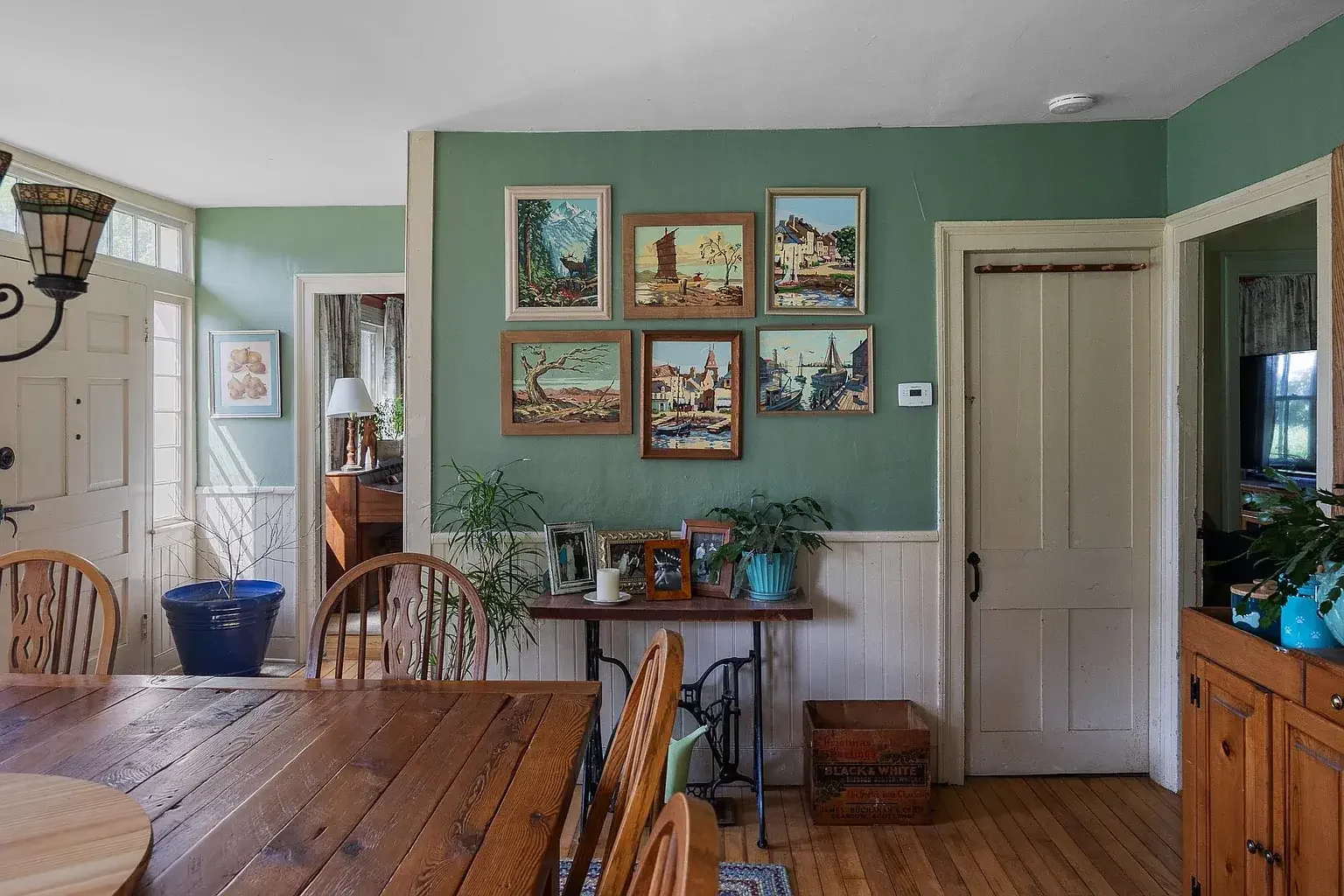 1850 Farmhouse Brookfield Vermont - 18 - dining room.webp