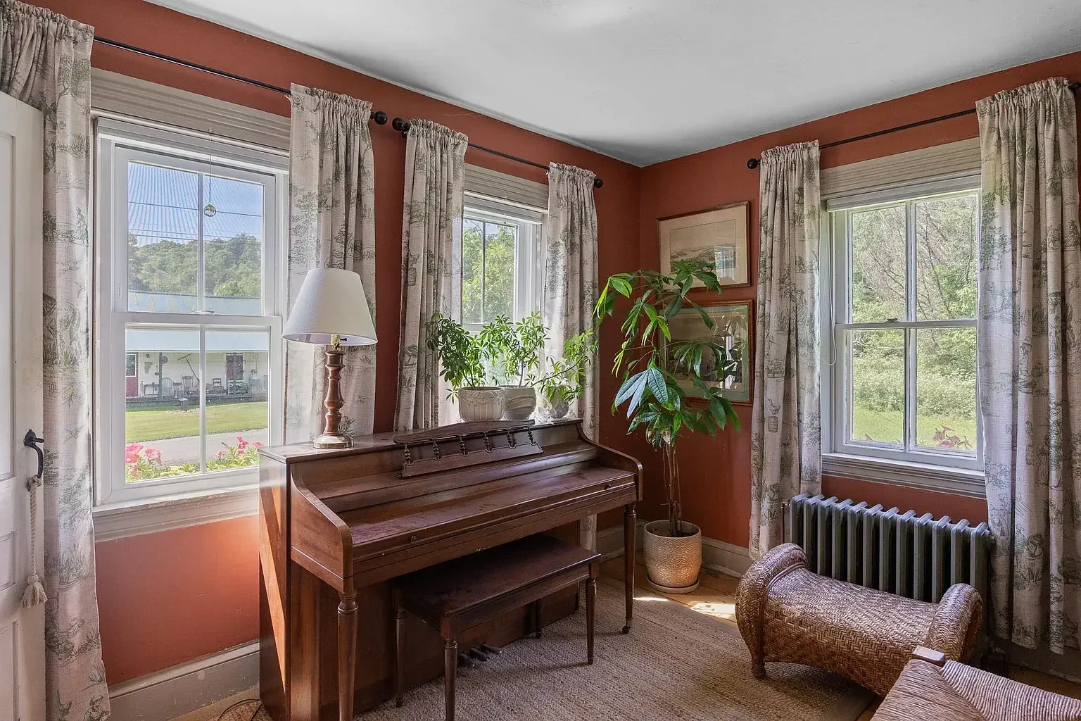 1850 Farmhouse Brookfield Vermont - 27 - family room.webp