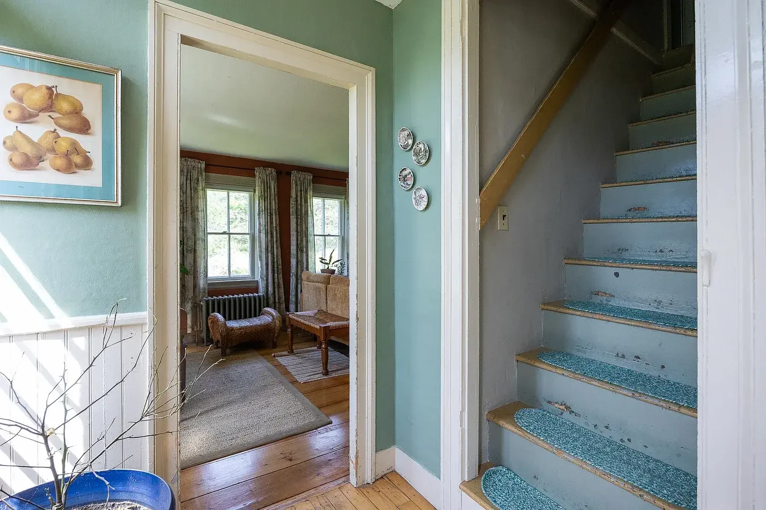 1850 Farmhouse Brookfield Vermont - 29 - stairs.webp