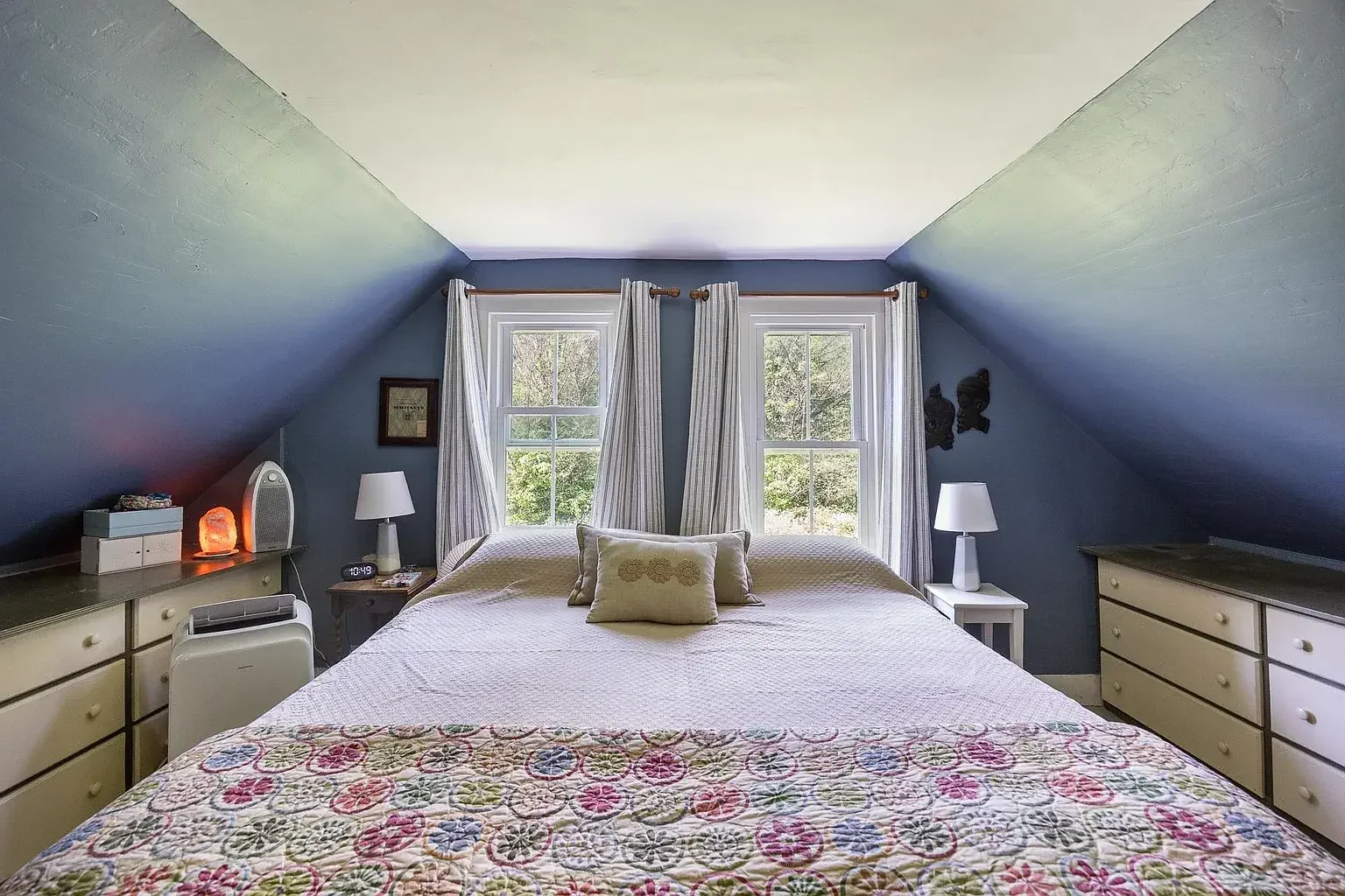 1850 Farmhouse Brookfield Vermont - 36 - bedroom.webp