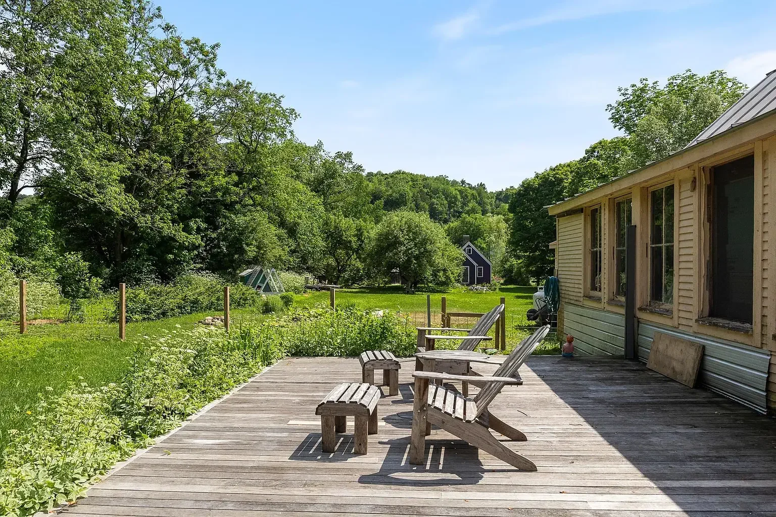 1850 Farmhouse Brookfield Vermont - 45 - deck.webp