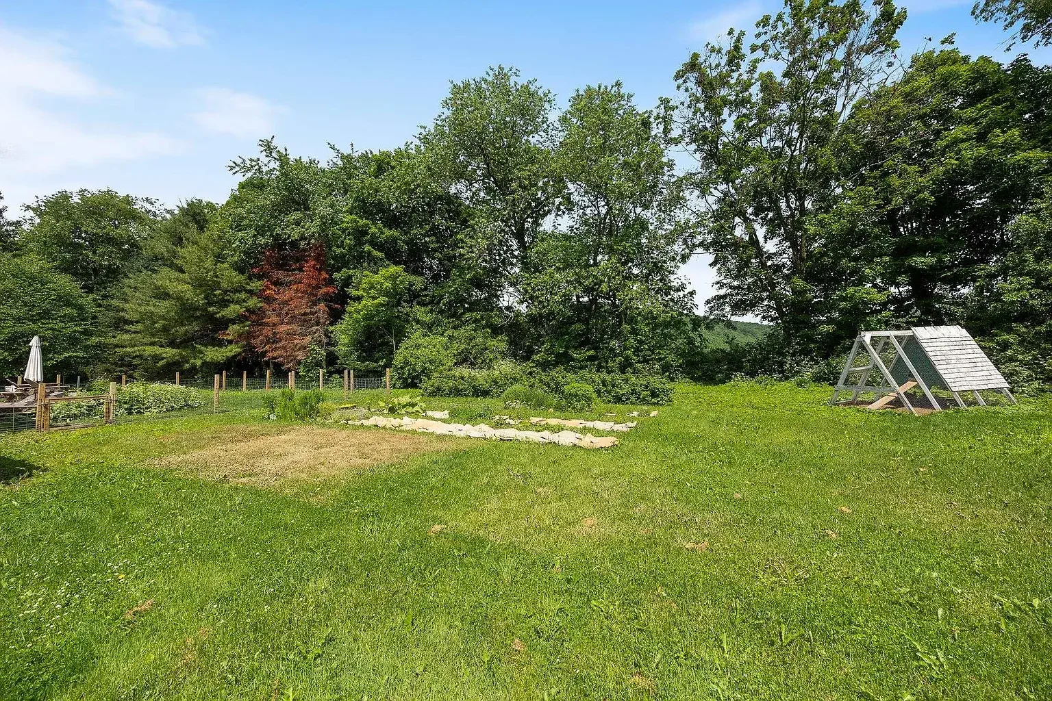 1850 Farmhouse Brookfield Vermont - 49 - garden.webp