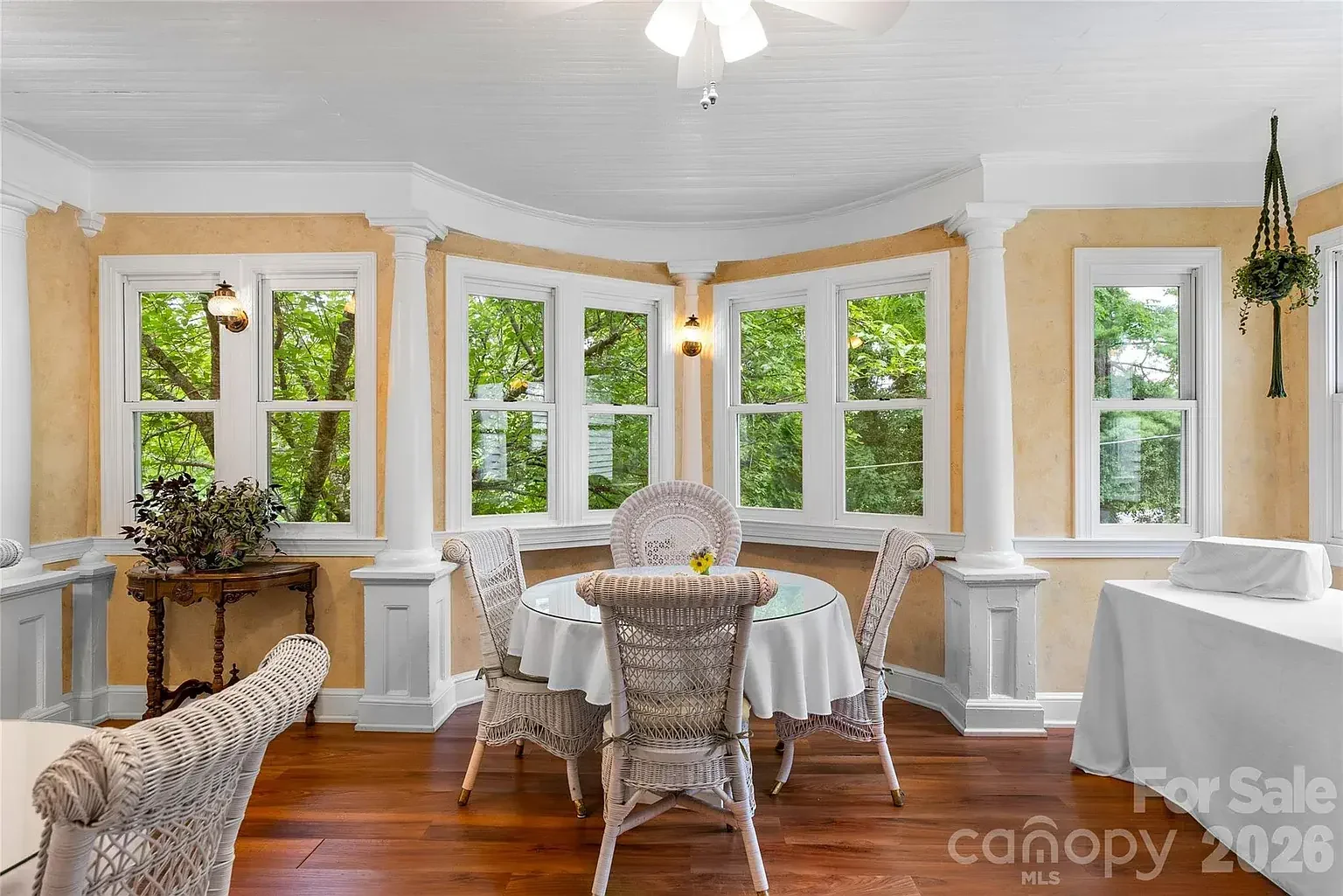 The Albemarle Inn 1909 Neoclassical Revival Asheville North Carolina - 13 - sunroom.webp