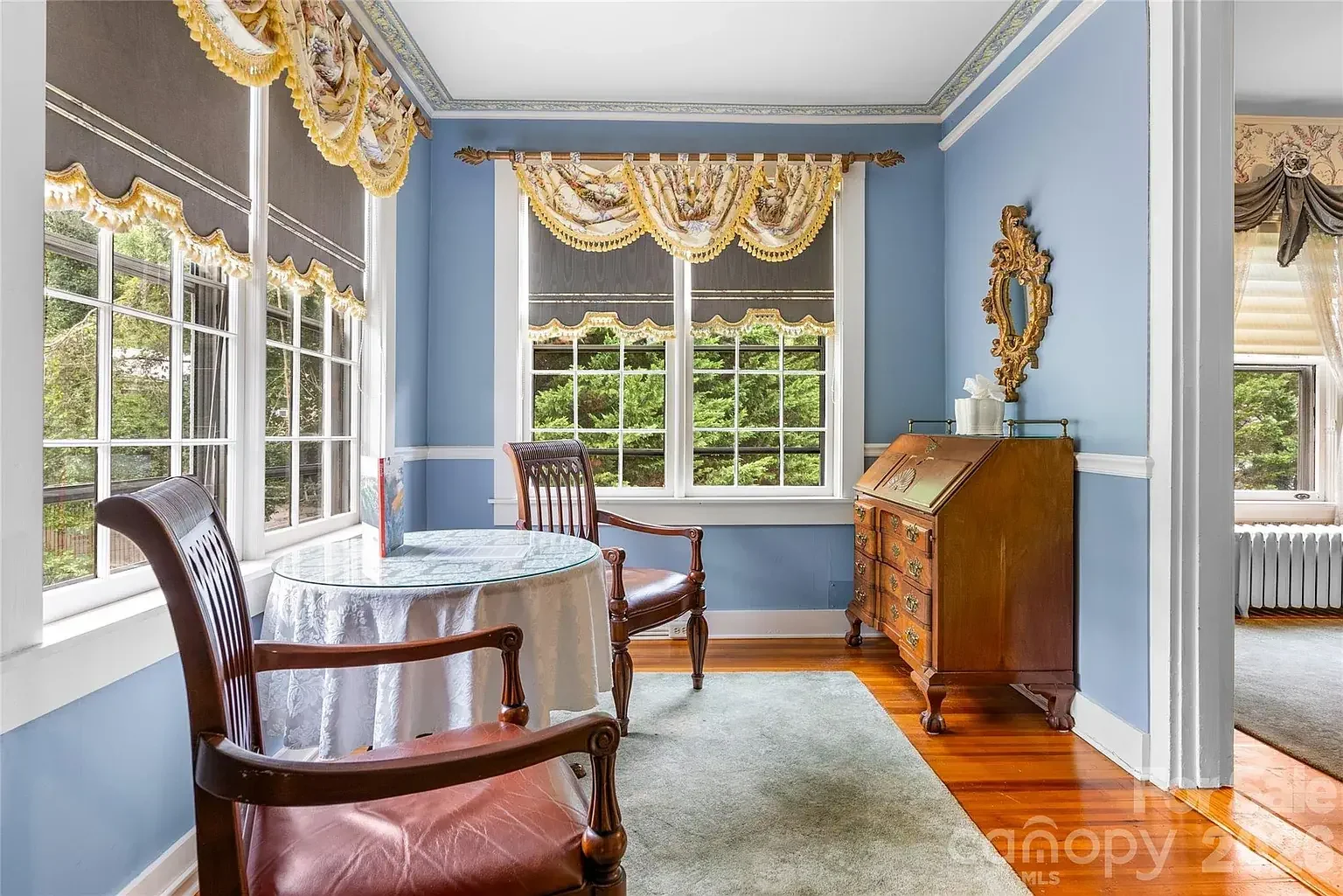 The Albemarle Inn 1909 Neoclassical Revival Asheville North Carolina - 22 - relax spot.webp