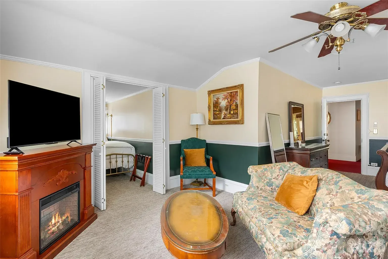 The Albemarle Inn 1909 Neoclassical Revival Asheville North Carolina - 44 - bedroom.webp