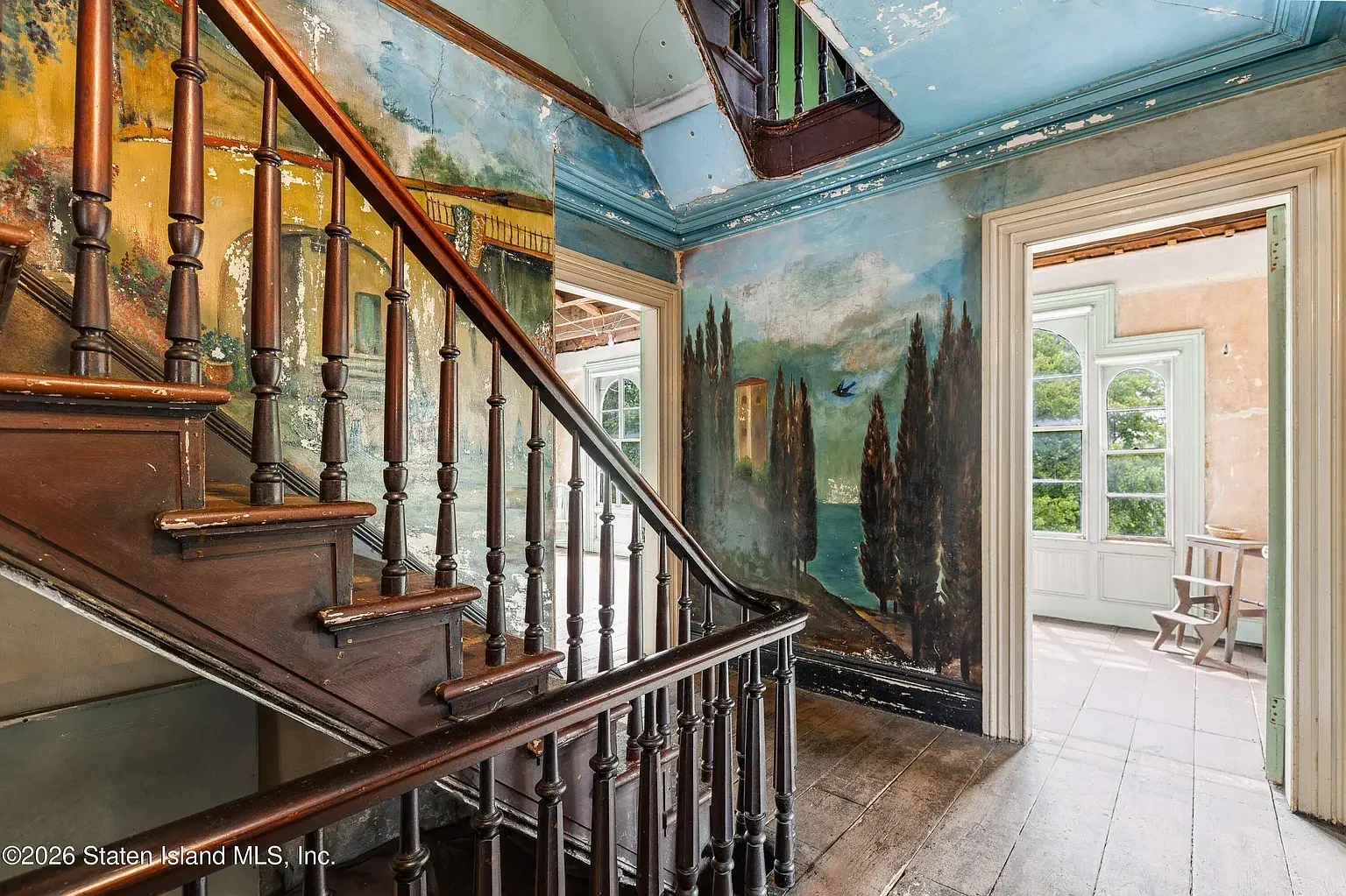 The Gustav Mayer House 1855 Italianate Staten Island New York - 31 - sunroom.webp