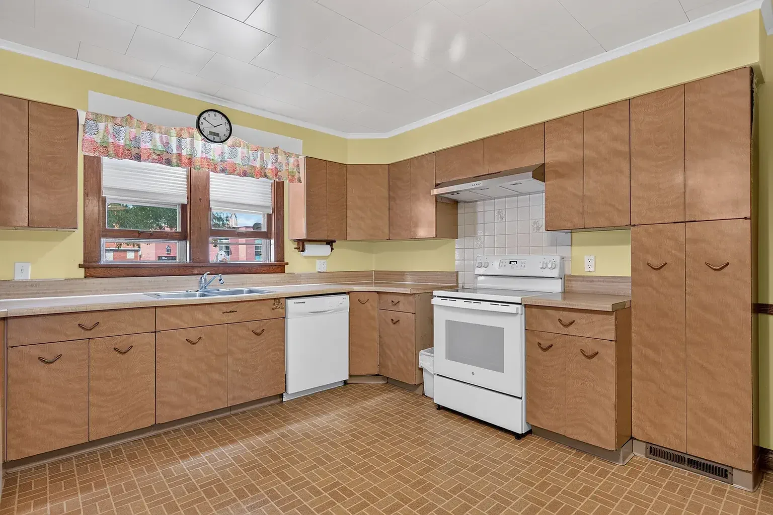 1881 Victorian House Ottawa Illinois - 15 - kitchen.webp