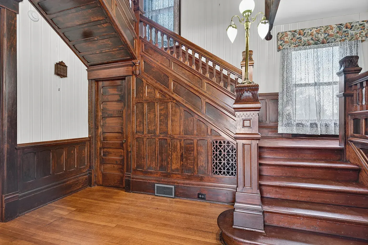 1881 Victorian House Ottawa Illinois - 18 - stairs.webp