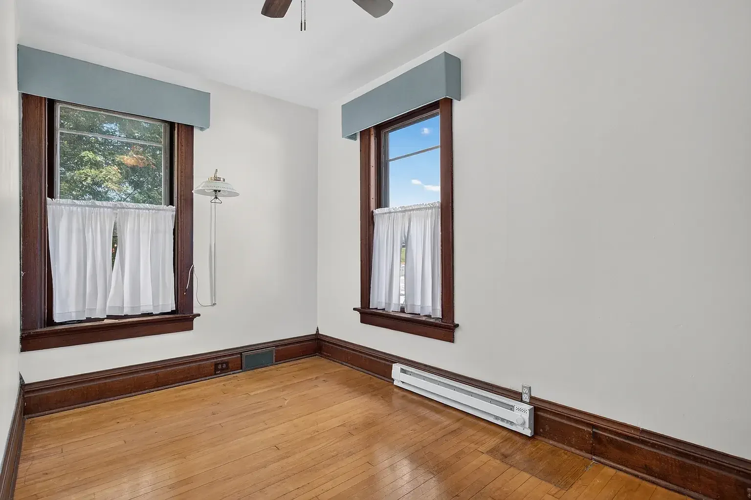 1881 Victorian House Ottawa Illinois - 27 - bedroom.webp