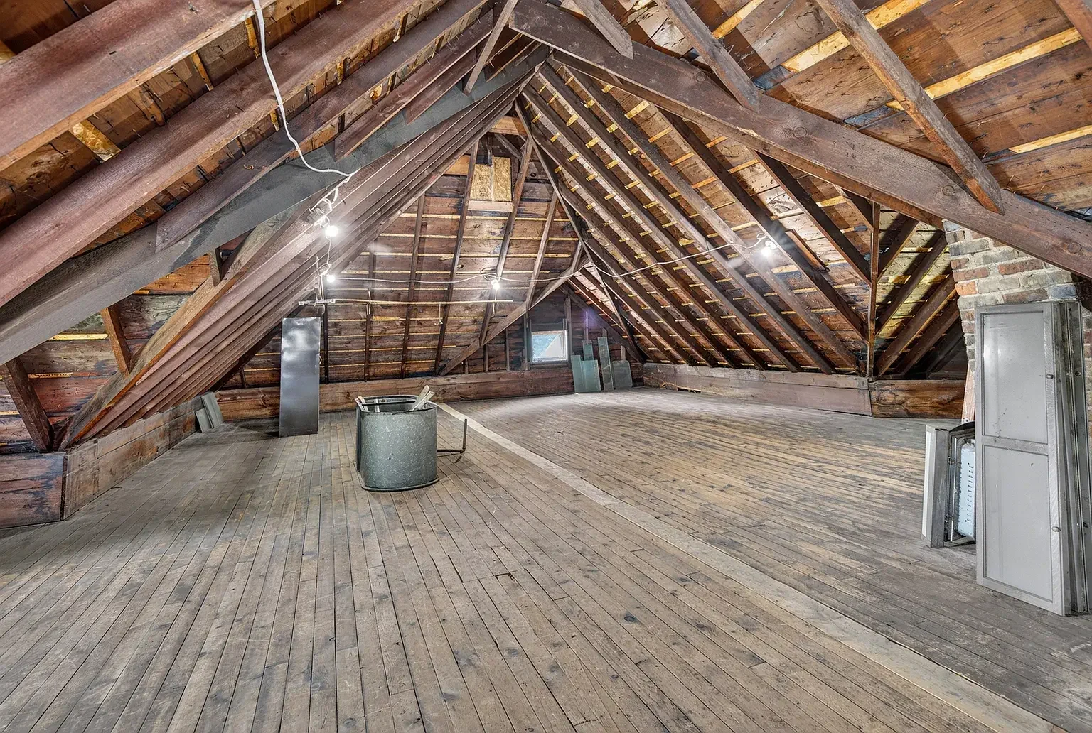 1881 Victorian House Ottawa Illinois - 30 - attic.webp