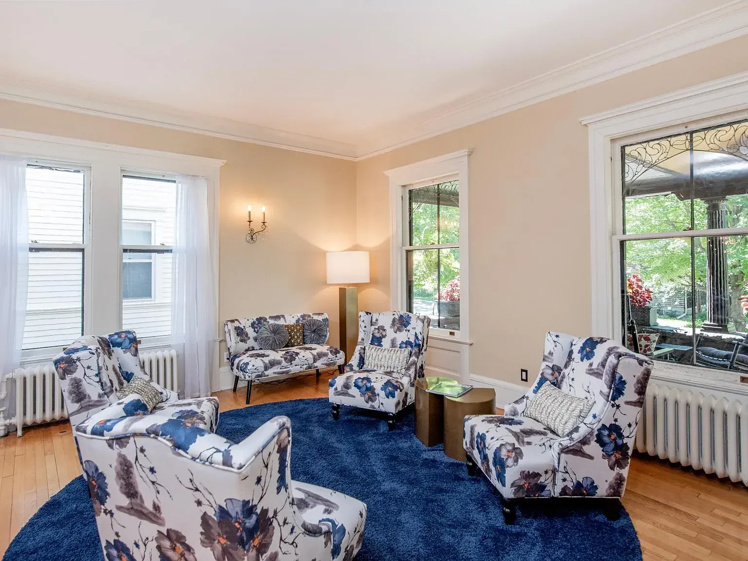 1890 Tudor Revival house Saint Paul Minnesota - 18 - living room.webp