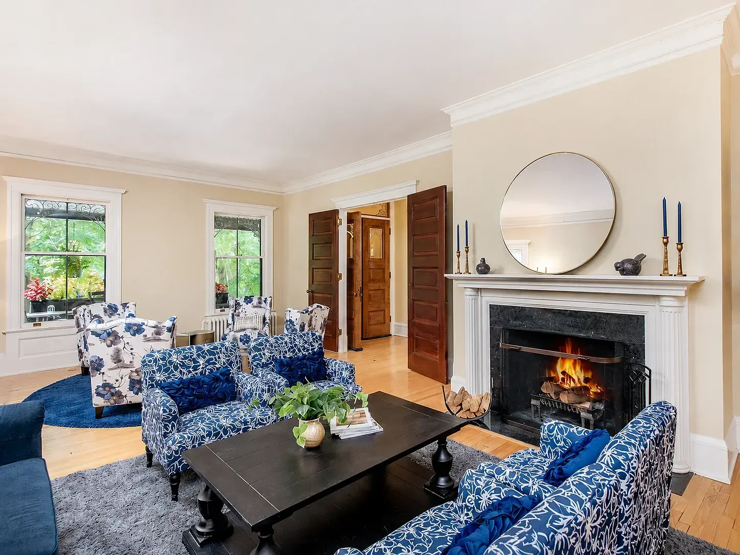 1890 Tudor Revival house Saint Paul Minnesota - 20 - living room.webp