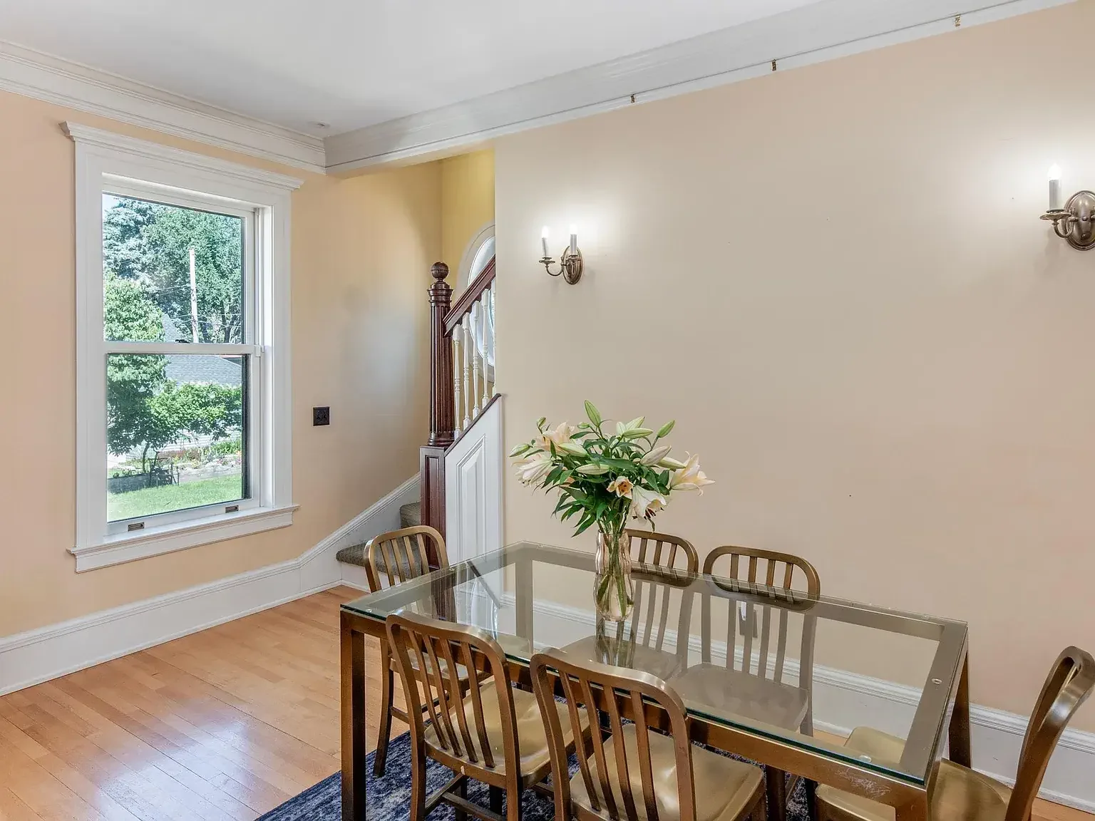 1890 Tudor Revival house Saint Paul Minnesota - 33 - breakfast room.webp