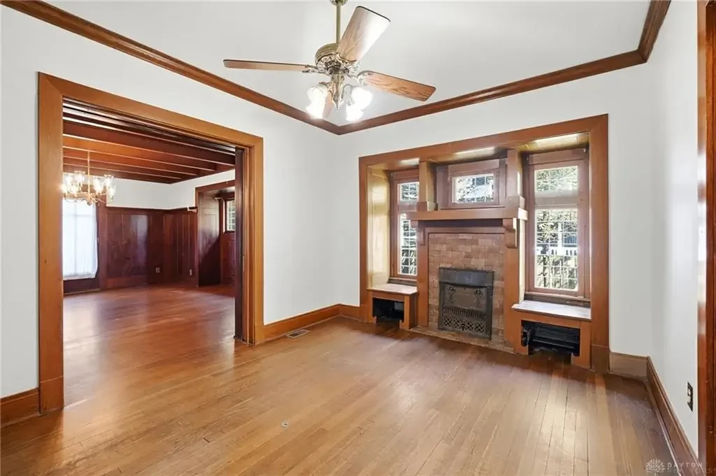 1907 English Tudor Revival house Dayton Ohio - 19 - breakfast room.webp