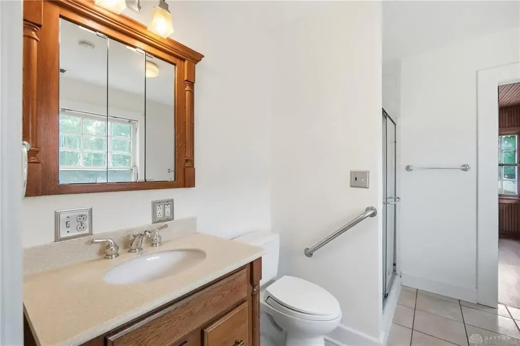 1907 English Tudor Revival house Dayton Ohio - 37 - bathroom.webp
