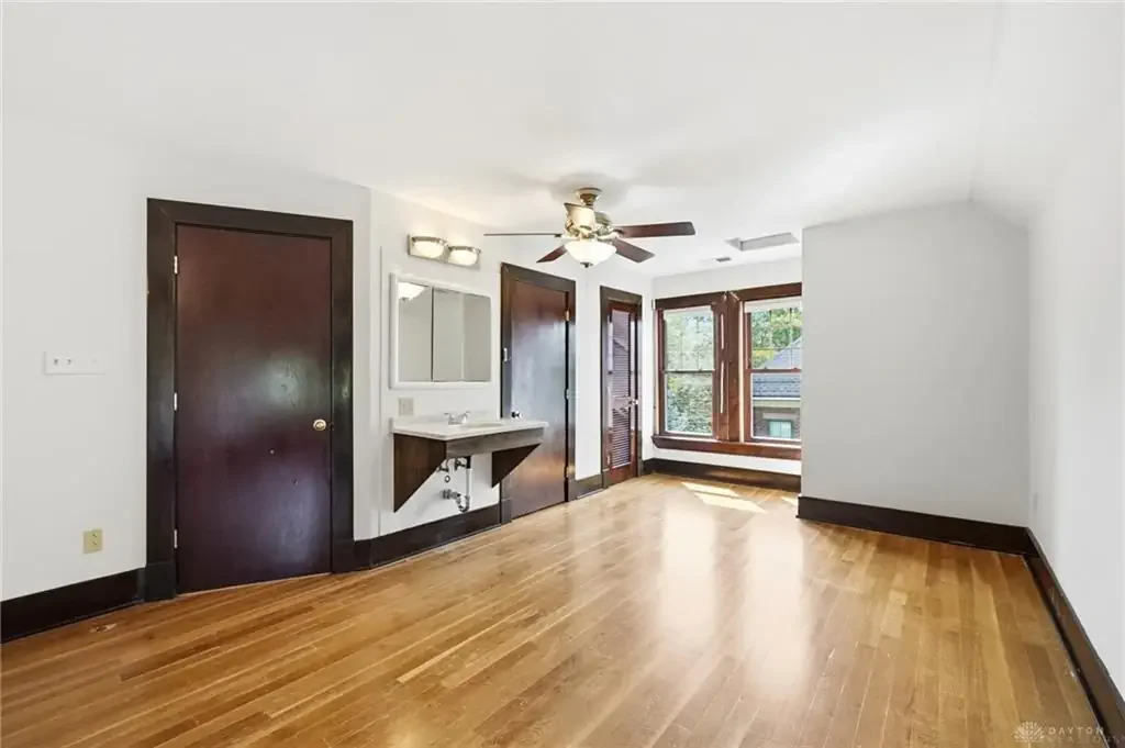 1907 English Tudor Revival house Dayton Ohio - 60 - hallway.webp
