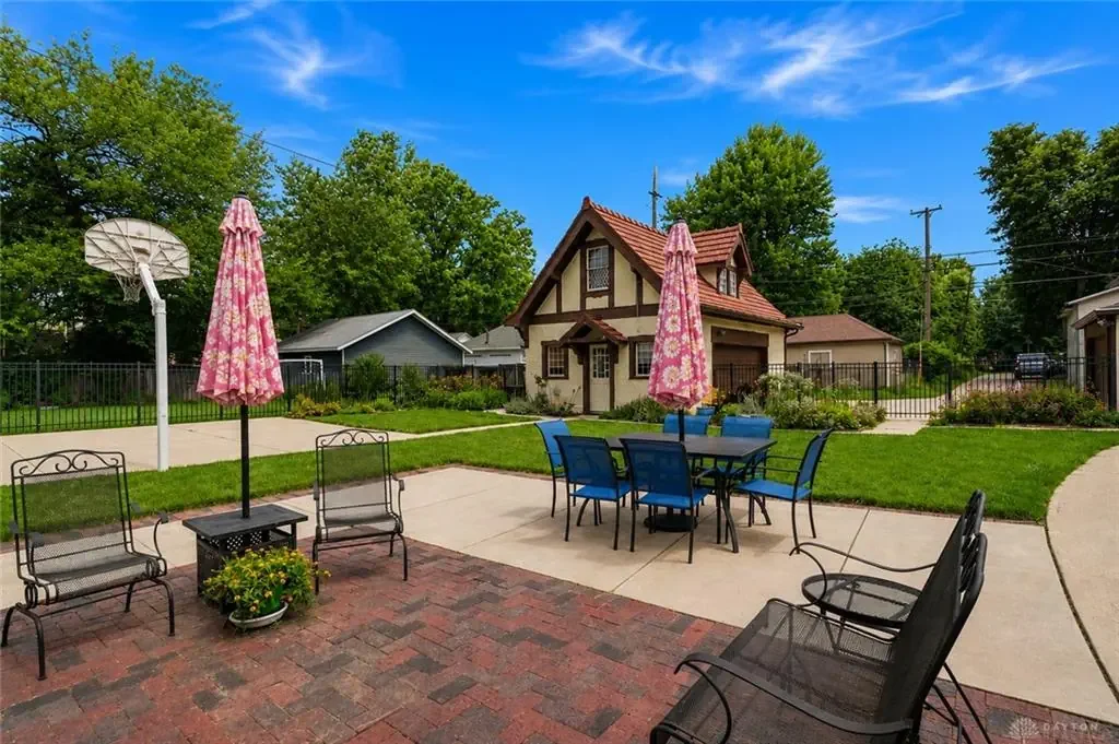 1907 English Tudor Revival house Dayton Ohio - 65 - backyard.webp