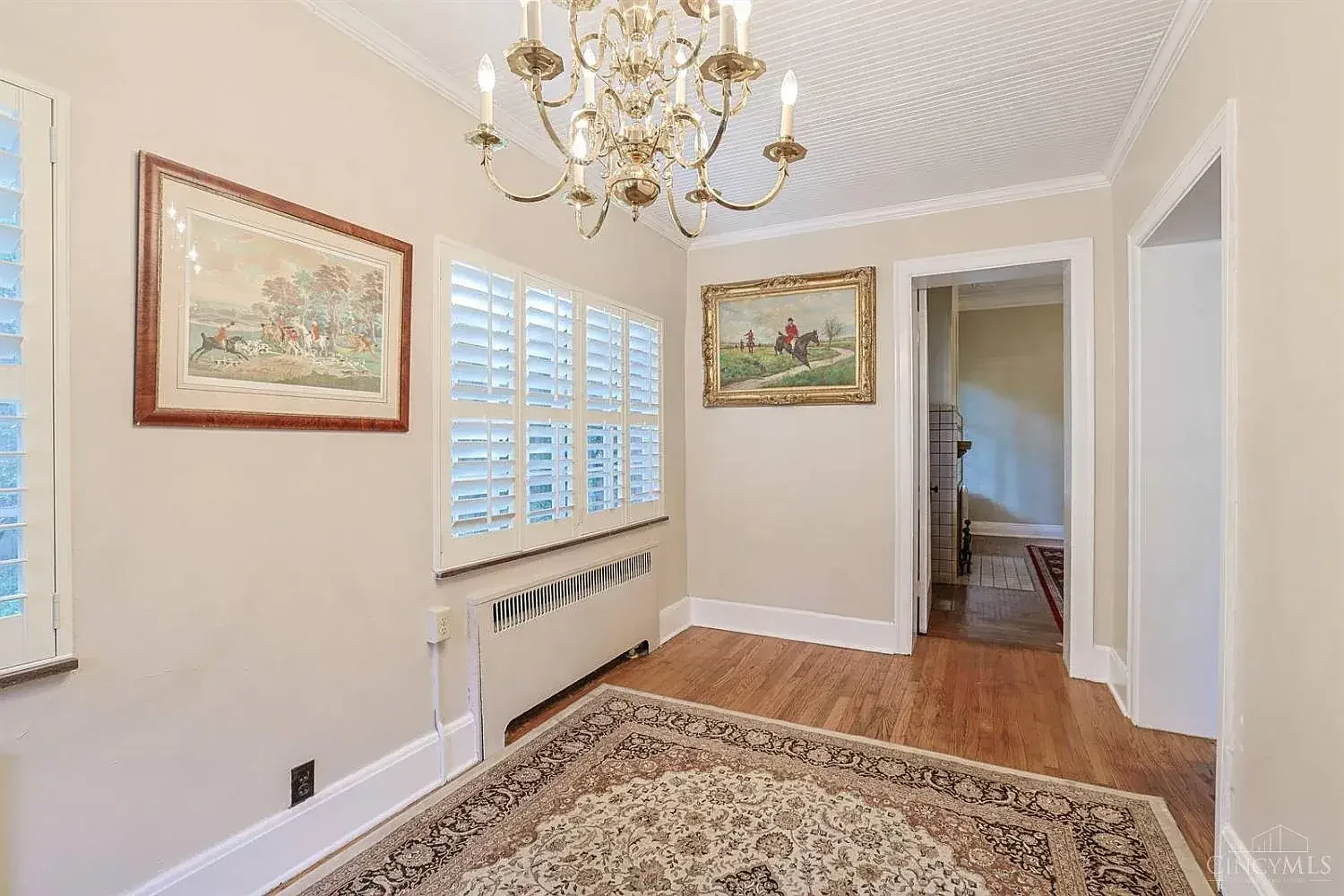 1900 Victorian house Cincinnati Ohio - 18 - hallway.webp