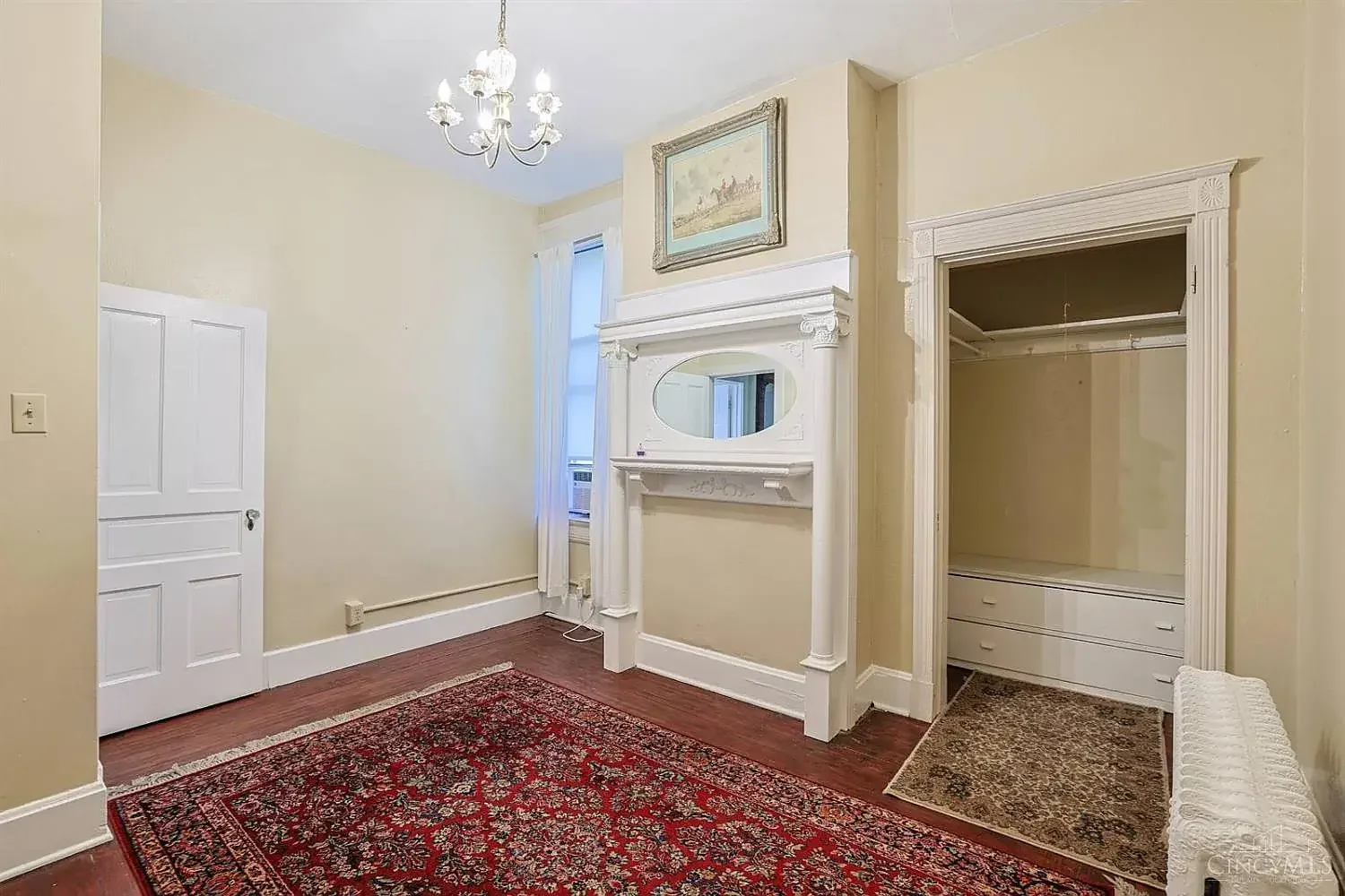 1900 Victorian house Cincinnati Ohio - 24 - wardrobe.webp