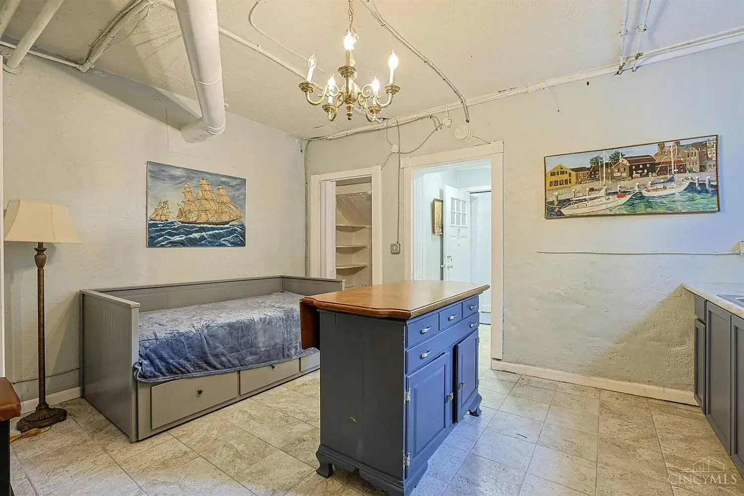 1900 Victorian house Cincinnati Ohio - 30 - basement.webp