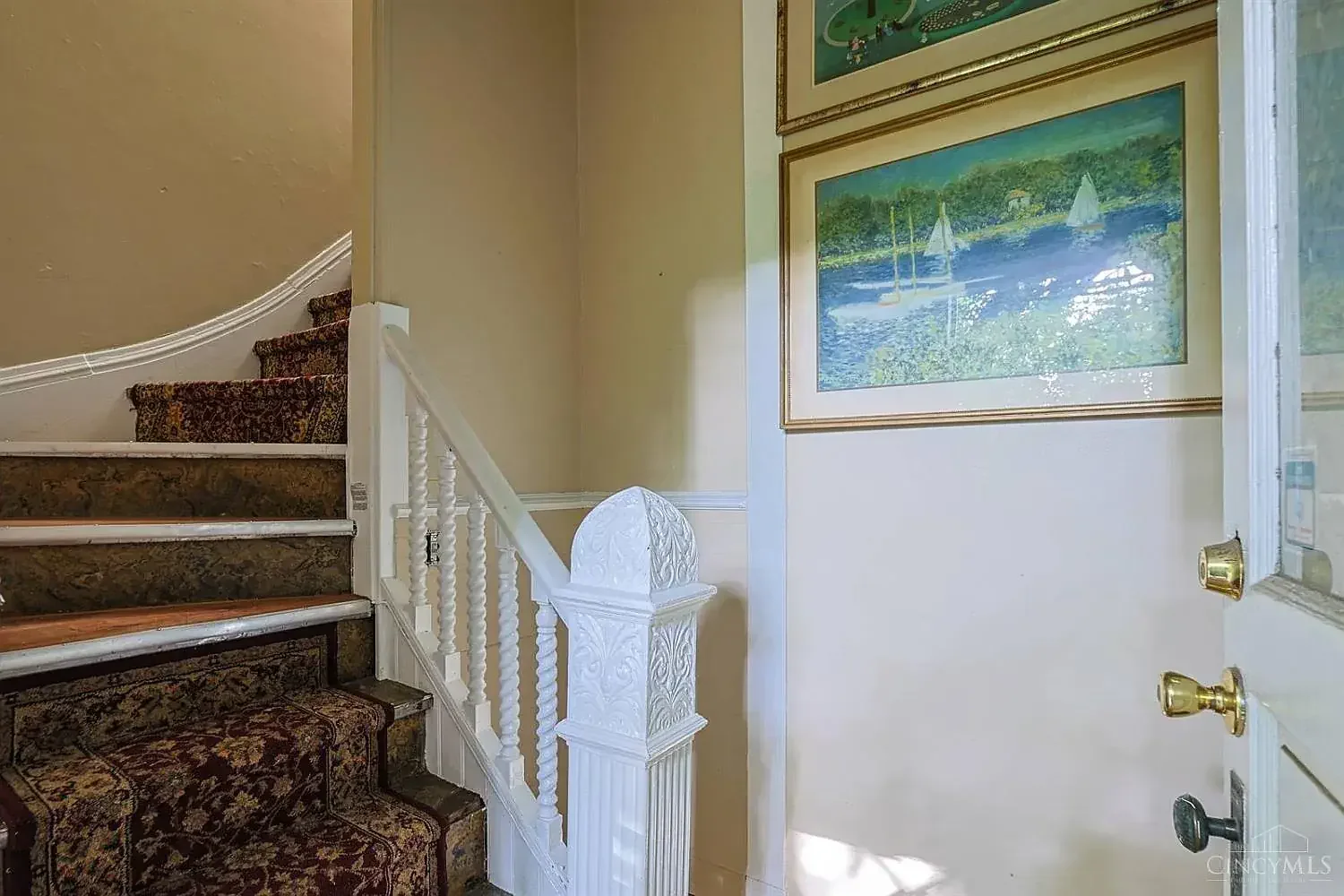 1900 Victorian house Cincinnati Ohio - 48 - stairs.webp