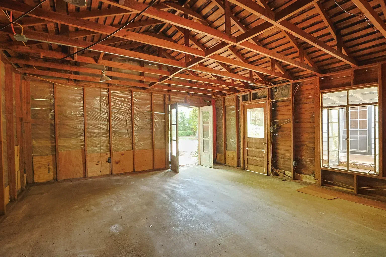 1907 Folk Victorian house Tomball Texas - 41 - storage.webp