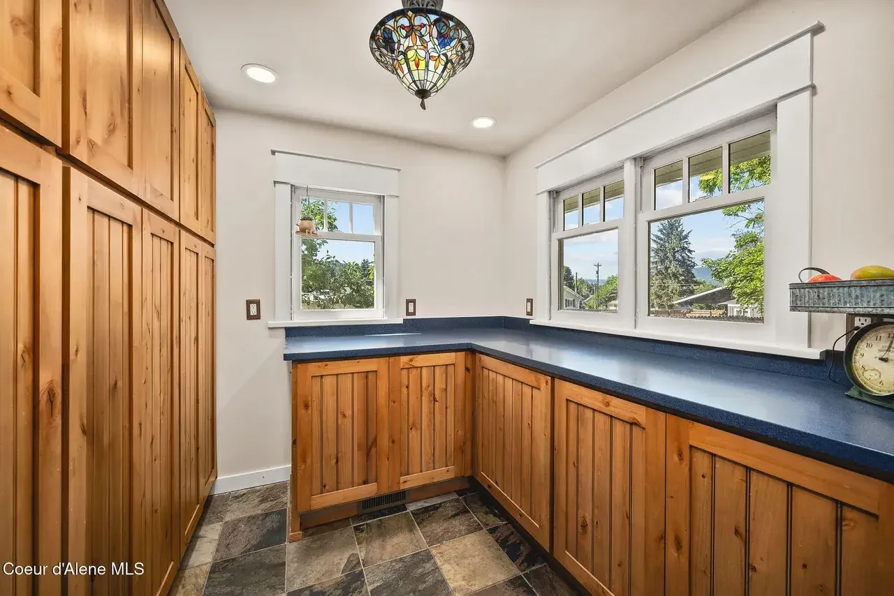 1940 English Cottage Bonners Ferry Idaho - 17 - kitchen.webp