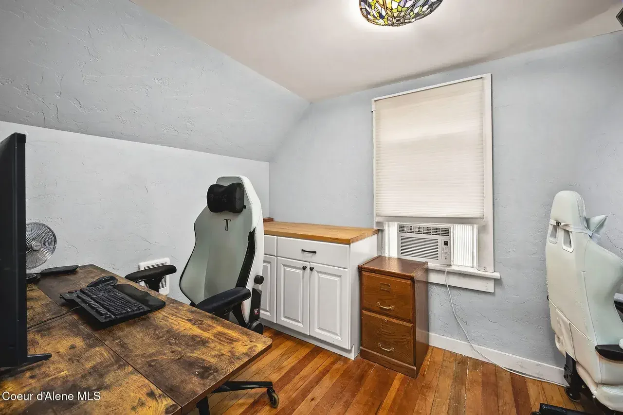 1940 English Cottage Bonners Ferry Idaho - 22 - office.webp