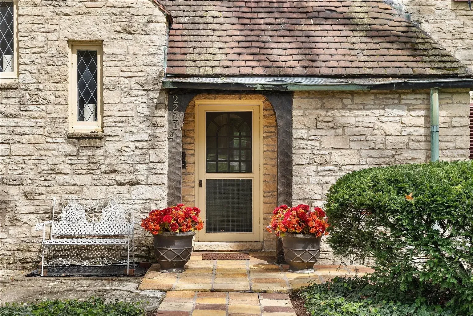 1930 Tudor Revival house Peru Illinois - 5 - front door.webp