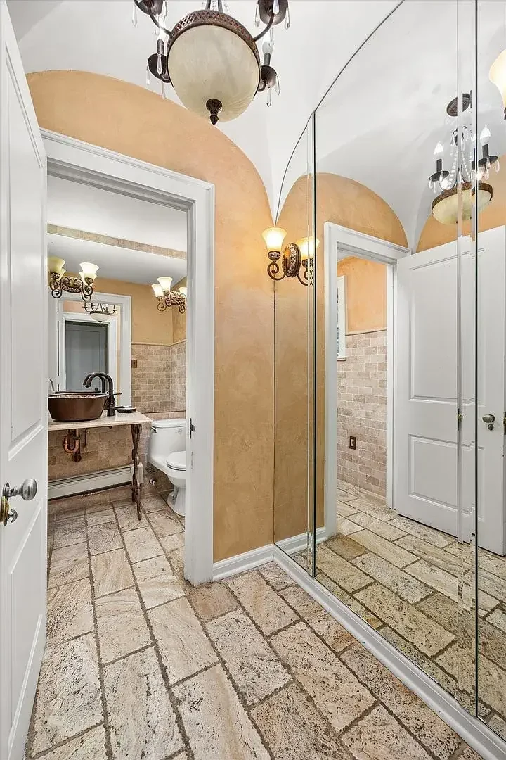 1930 Tudor Revival house Peru Illinois - 19 - bathroom.webp