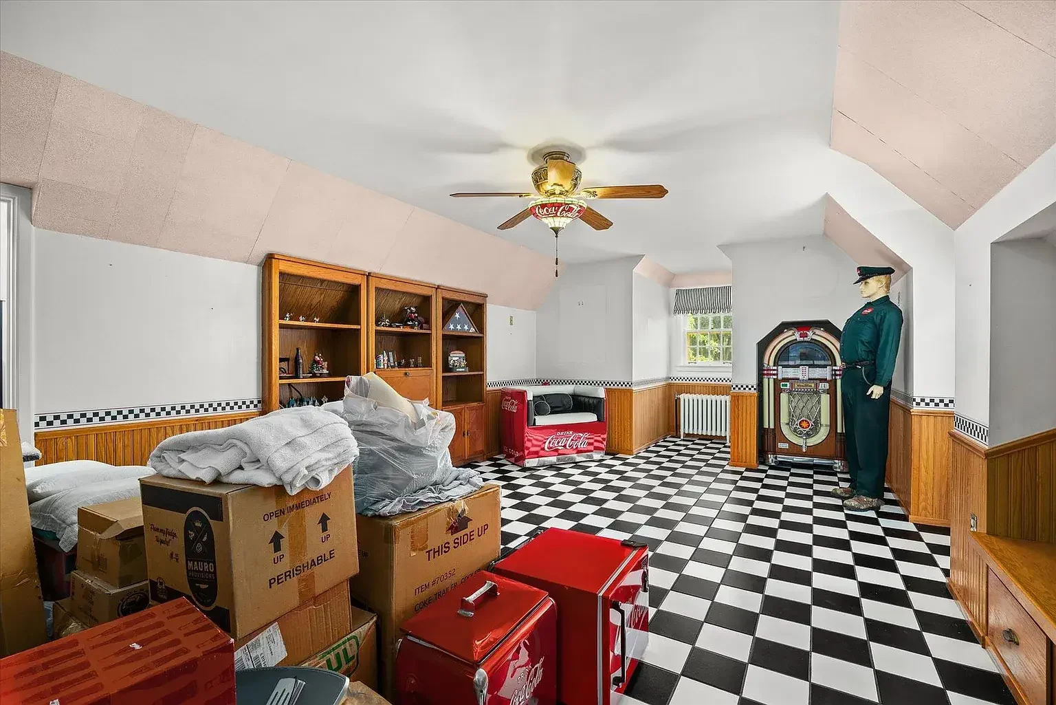 1930 Tudor Revival house Peru Illinois - 44 - storage.webp