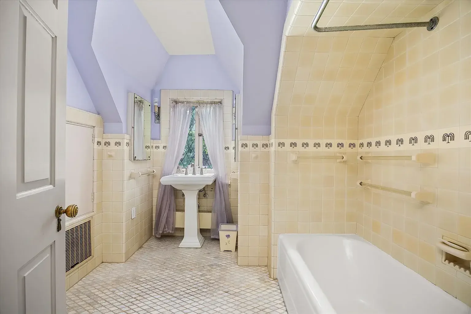 1930 Tudor Revival house Peru Illinois - 50 - bathroom.webp