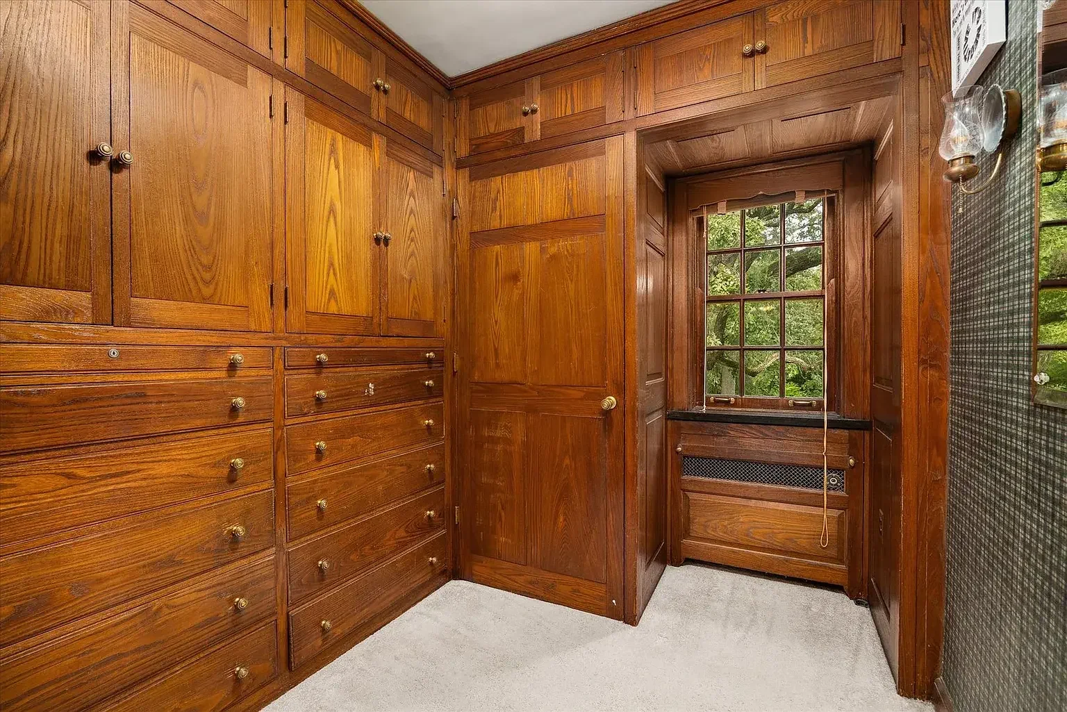 1930 Tudor Revival house Peru Illinois - 61 - wardrobe.webp