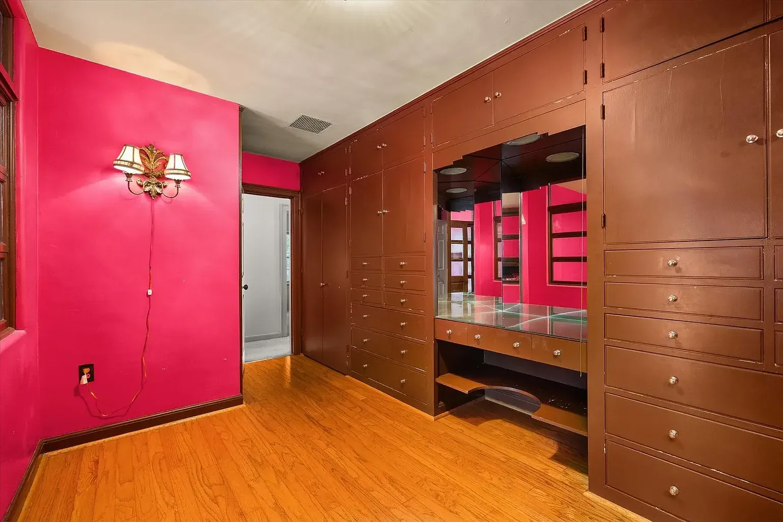 1930 Tudor Revival house Peru Illinois - 65 - wardrobe.webp