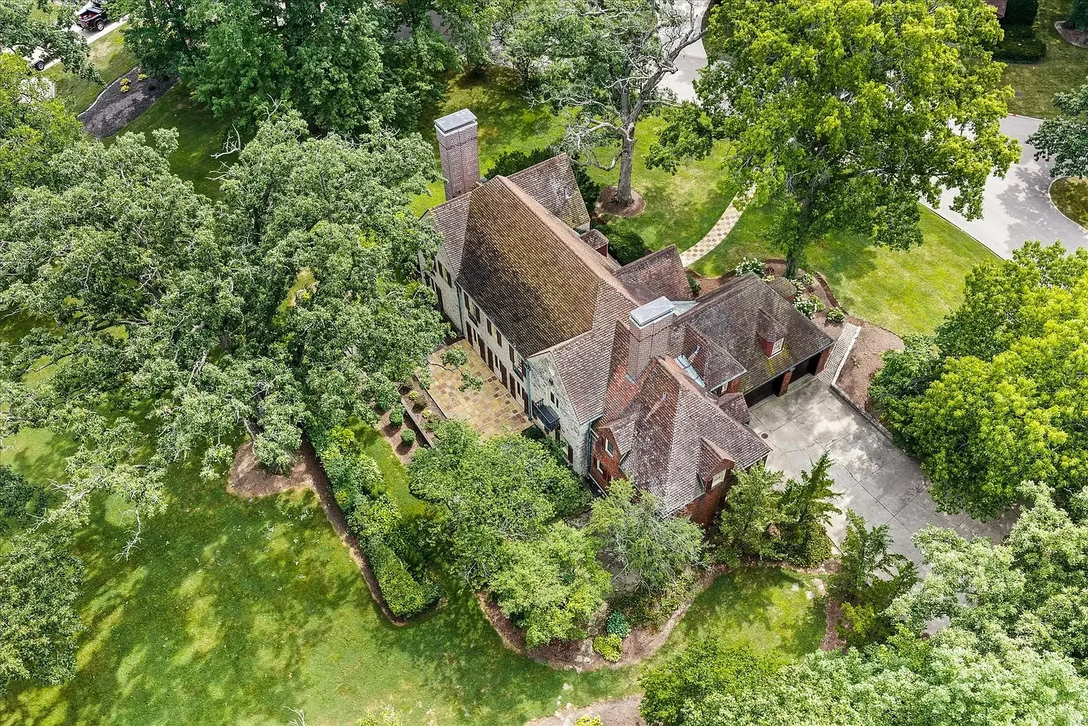 1930 Tudor Revival house Peru Illinois - 75 - aerial view.webp