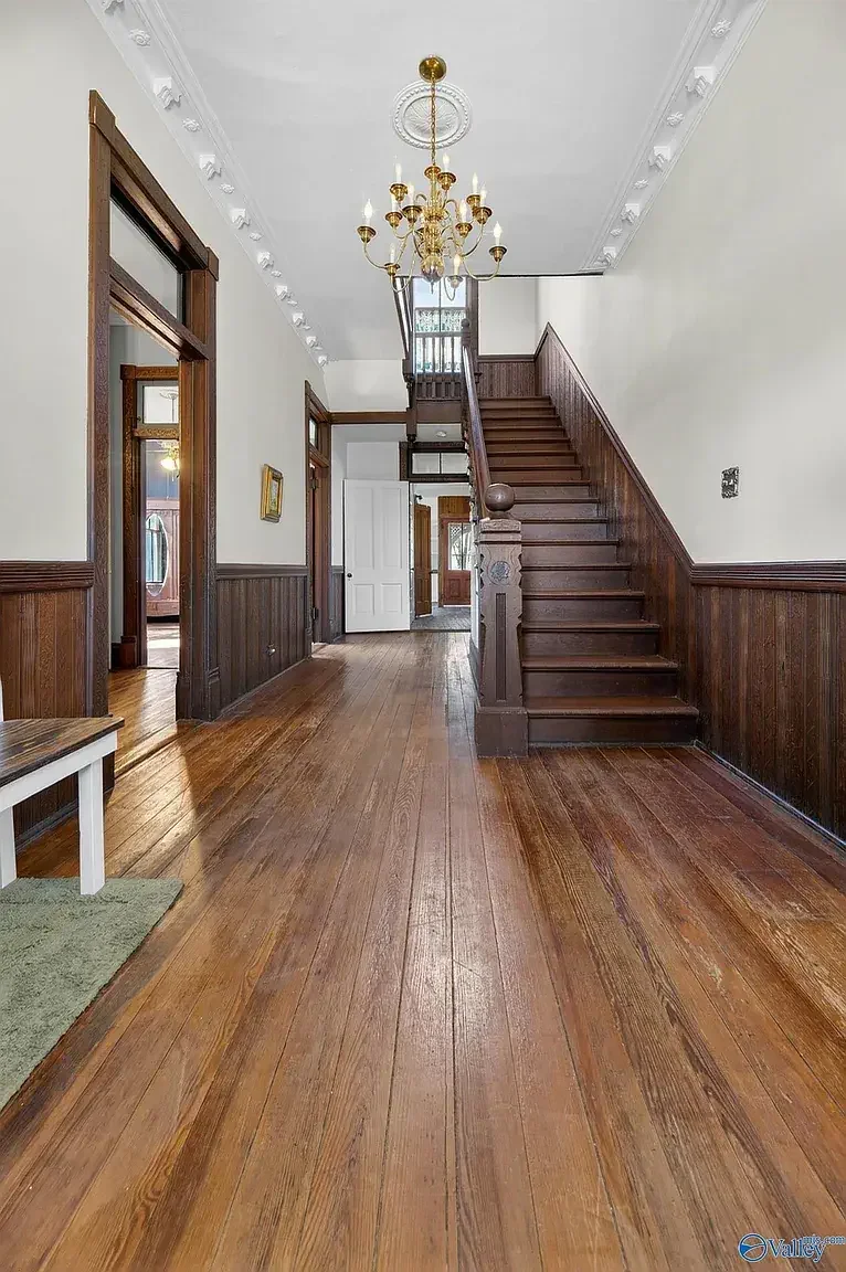 1890 Victorian house Piedmont Alabama 2026- 6 - staircase.webp