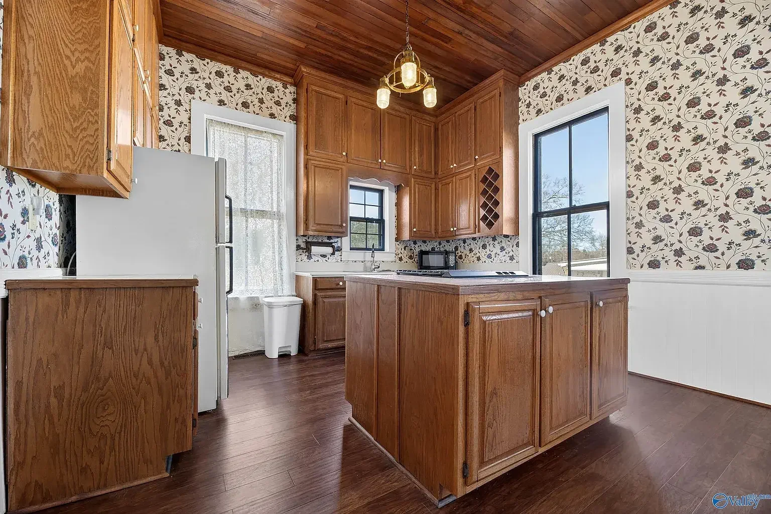 1890 Victorian house Piedmont Alabama 2026- 14 - kitchen.webp