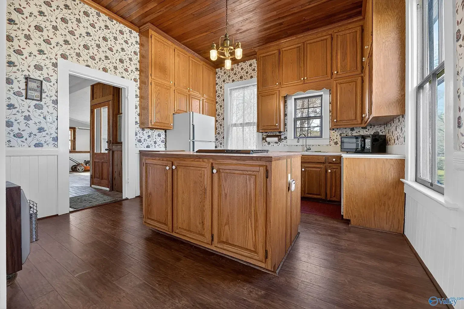 1890 Victorian house Piedmont Alabama 2026- 15 - kitchen.webp