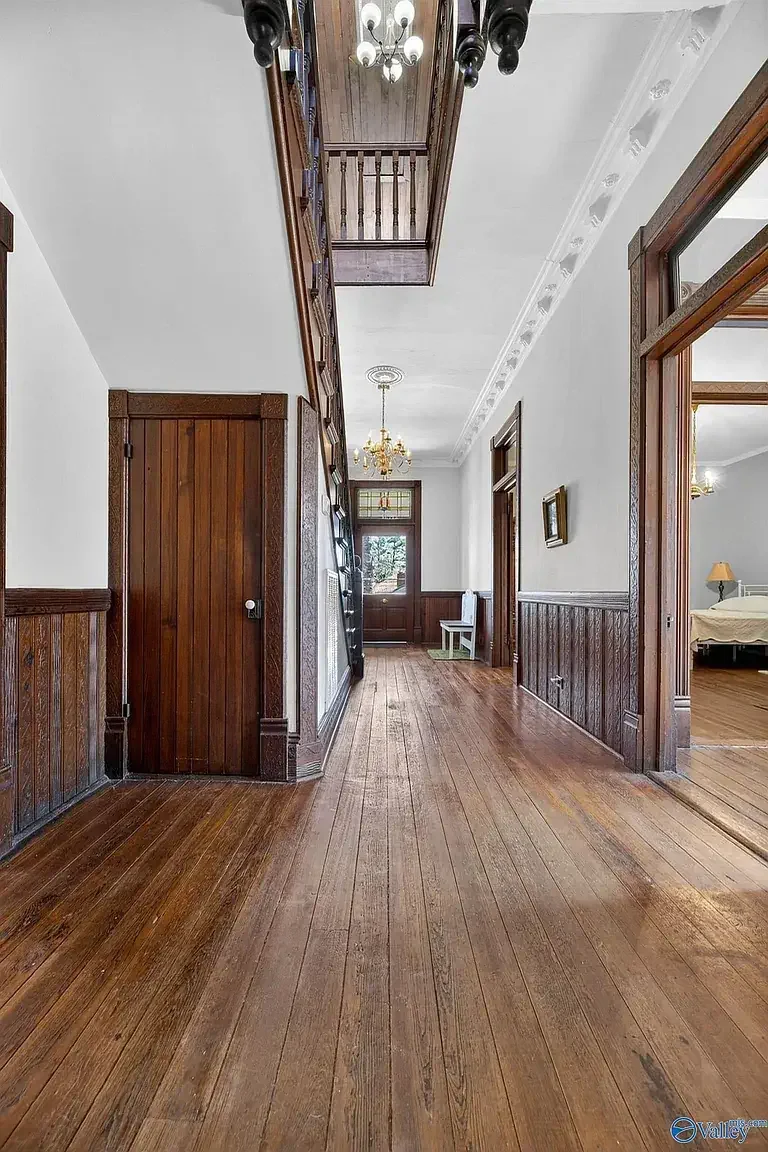 1890 Victorian house Piedmont Alabama 2026- 19 - hallway.webp