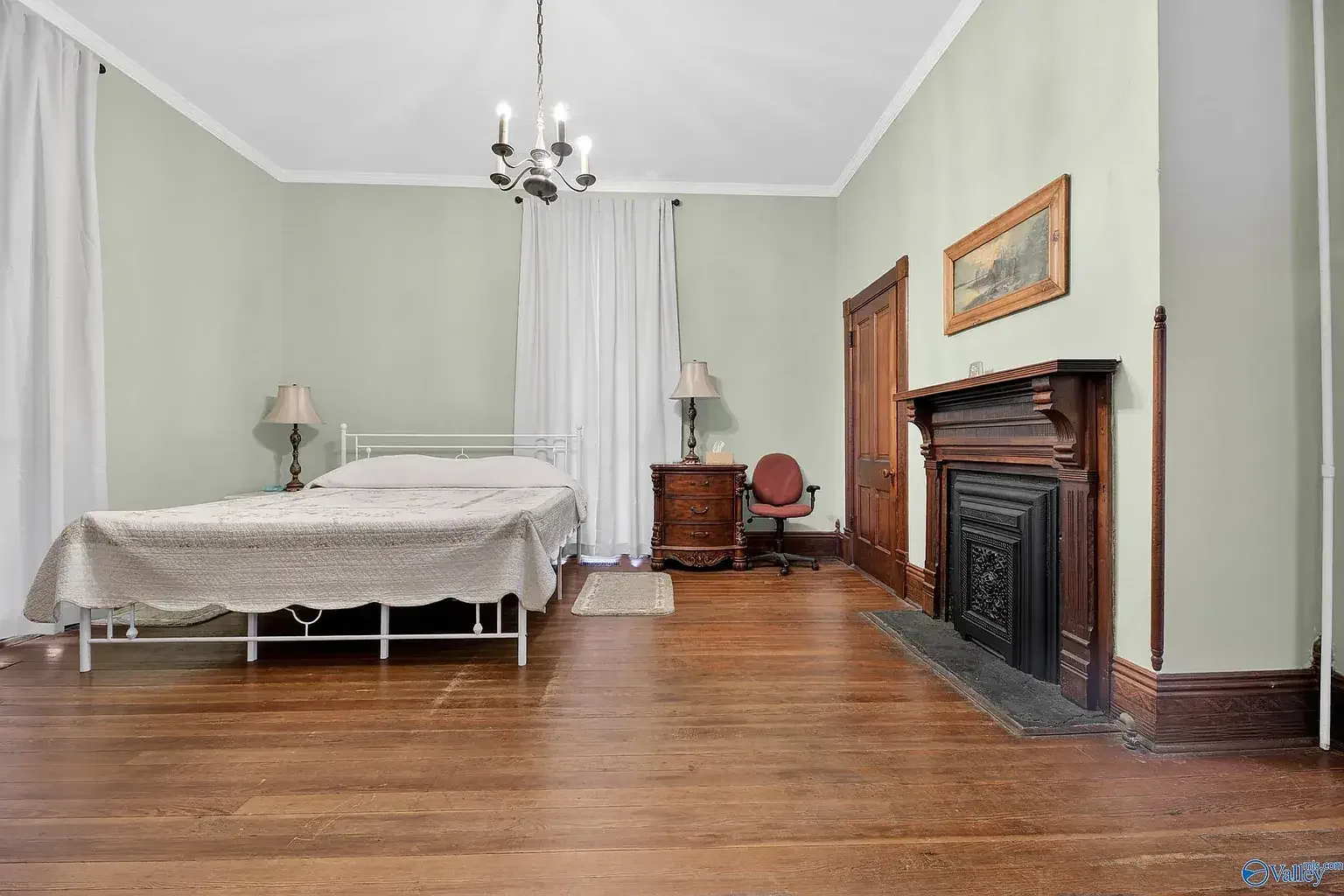 1890 Victorian house Piedmont Alabama 2026- 22 - bedroom.webp