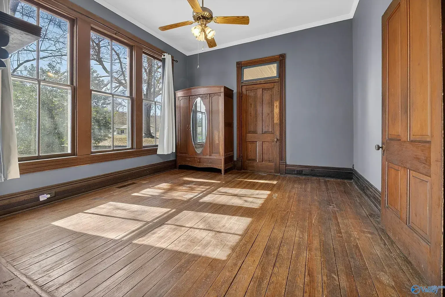 1890 Victorian house Piedmont Alabama 2026- 25 - bedroom.webp