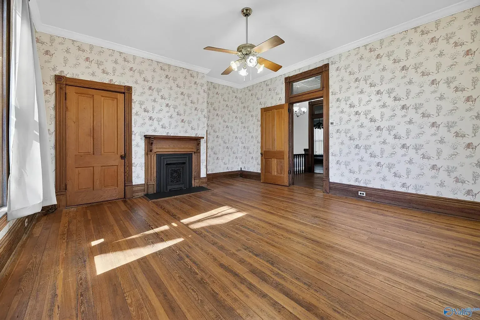 1890 Victorian house Piedmont Alabama 2026- 33 - bedroom.webp