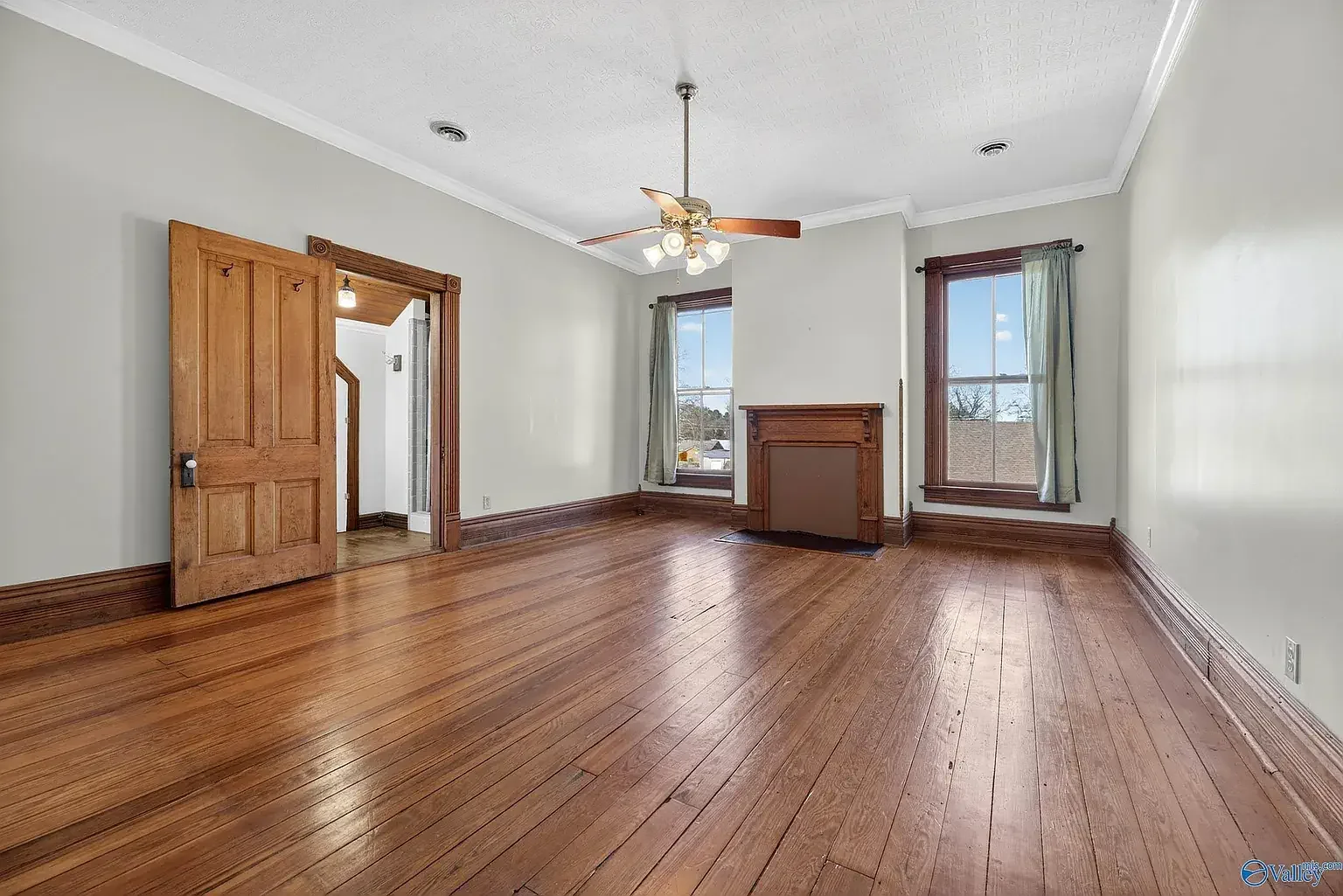 1890 Victorian house Piedmont Alabama 2026- 35 - bedroom.webp