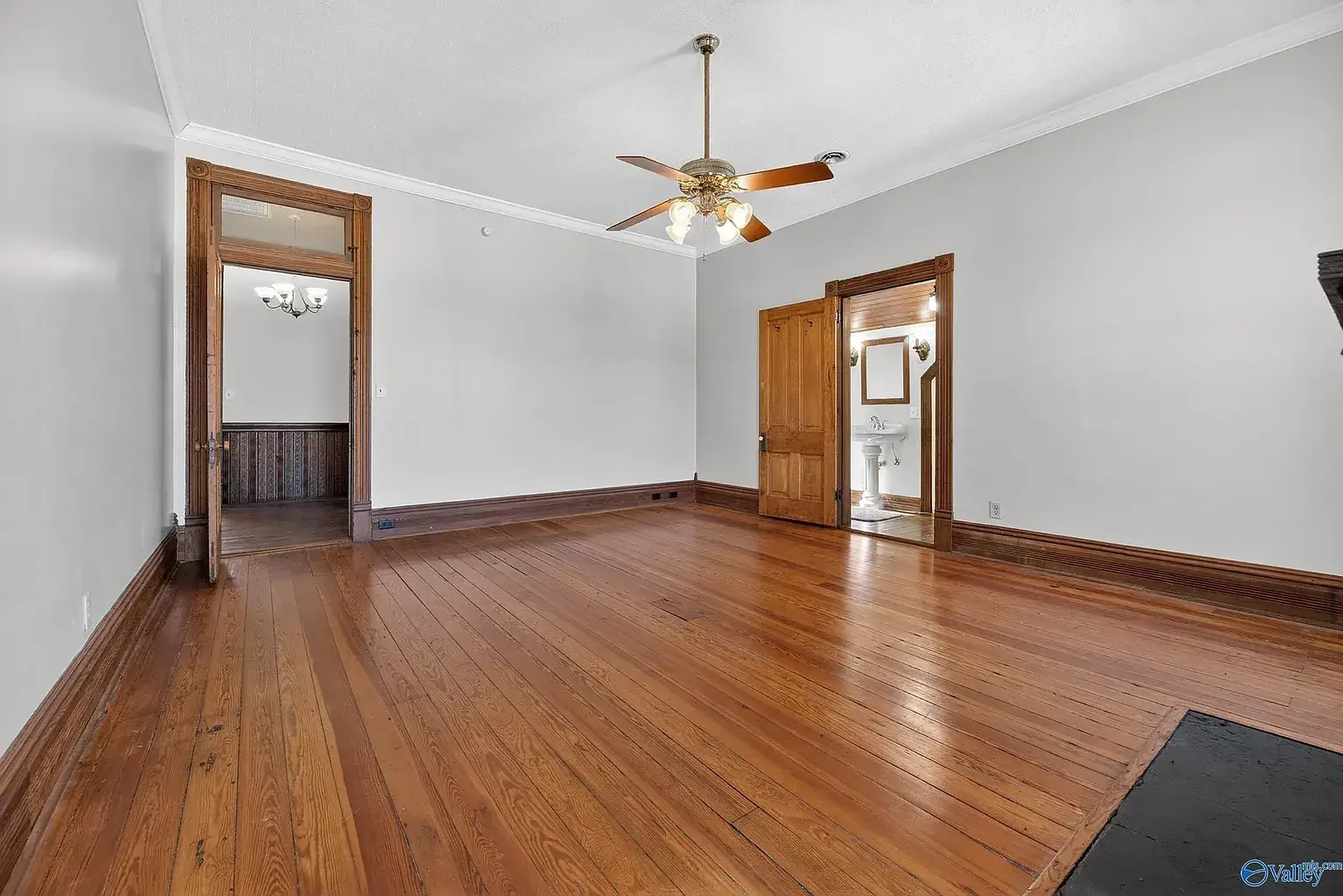 1890 Victorian house Piedmont Alabama 2026- 36 - bedroom.webp