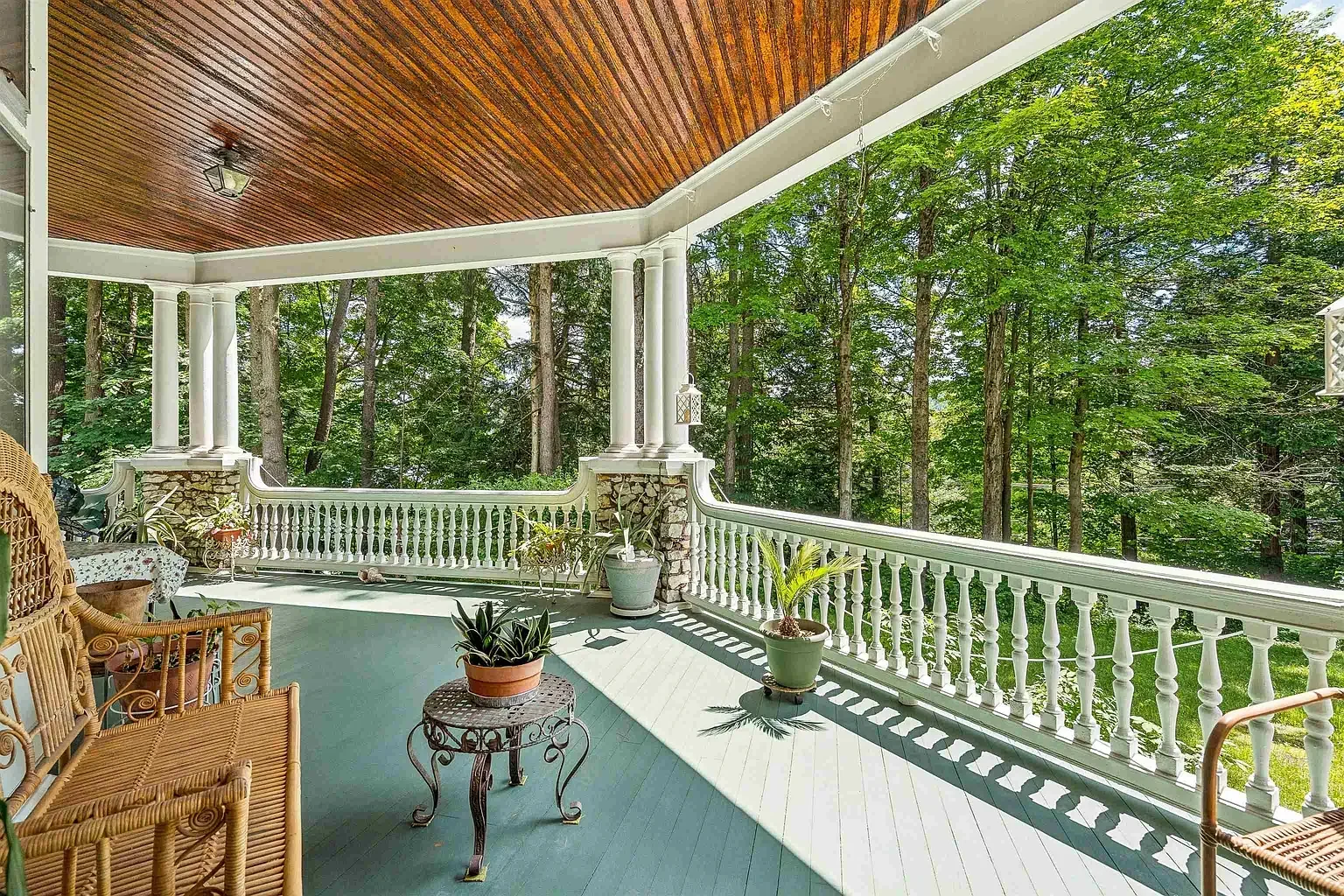 1897 Victorian house Springfield Vermont - 4 - front porch.webp
